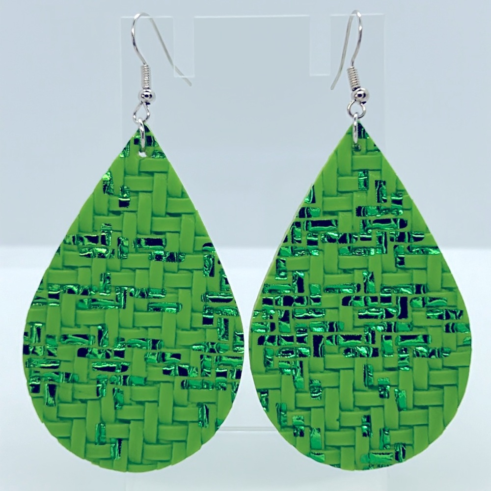 Green Faux Leather Dangle Earrings Fashion Jewelry - Picture 4 of 4